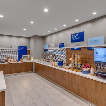 Holiday Inn Express & Suites - Hawaiian Gardens By Ihg Exterior foto
