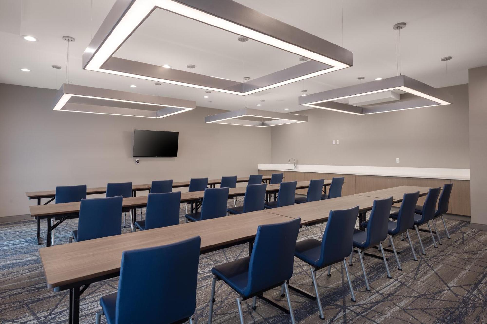 Holiday Inn Express & Suites - Hawaiian Gardens By Ihg Exterior foto