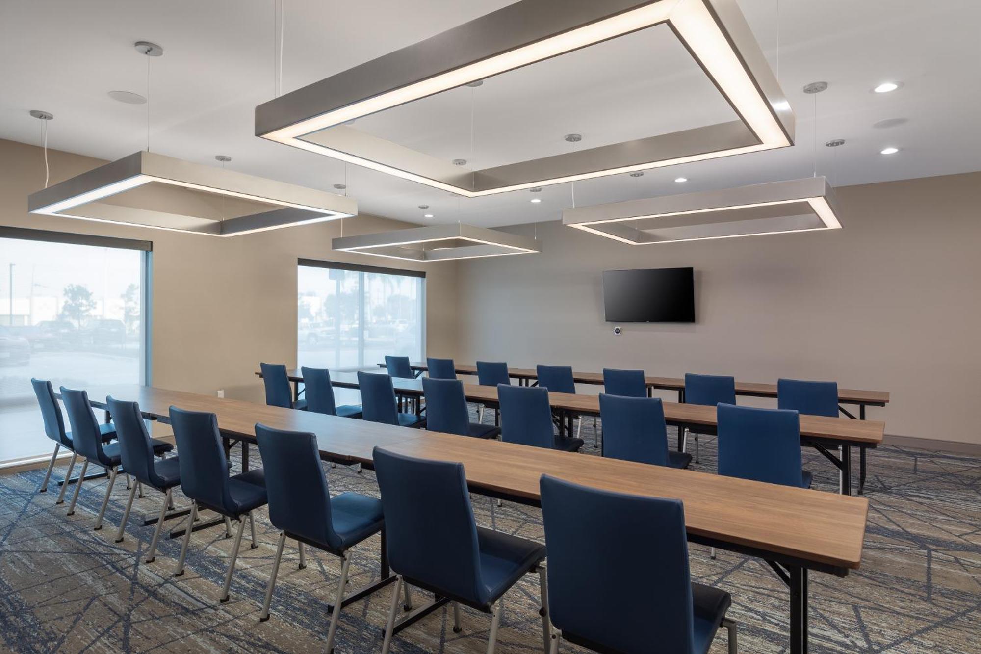 Holiday Inn Express & Suites - Hawaiian Gardens By Ihg Exterior foto