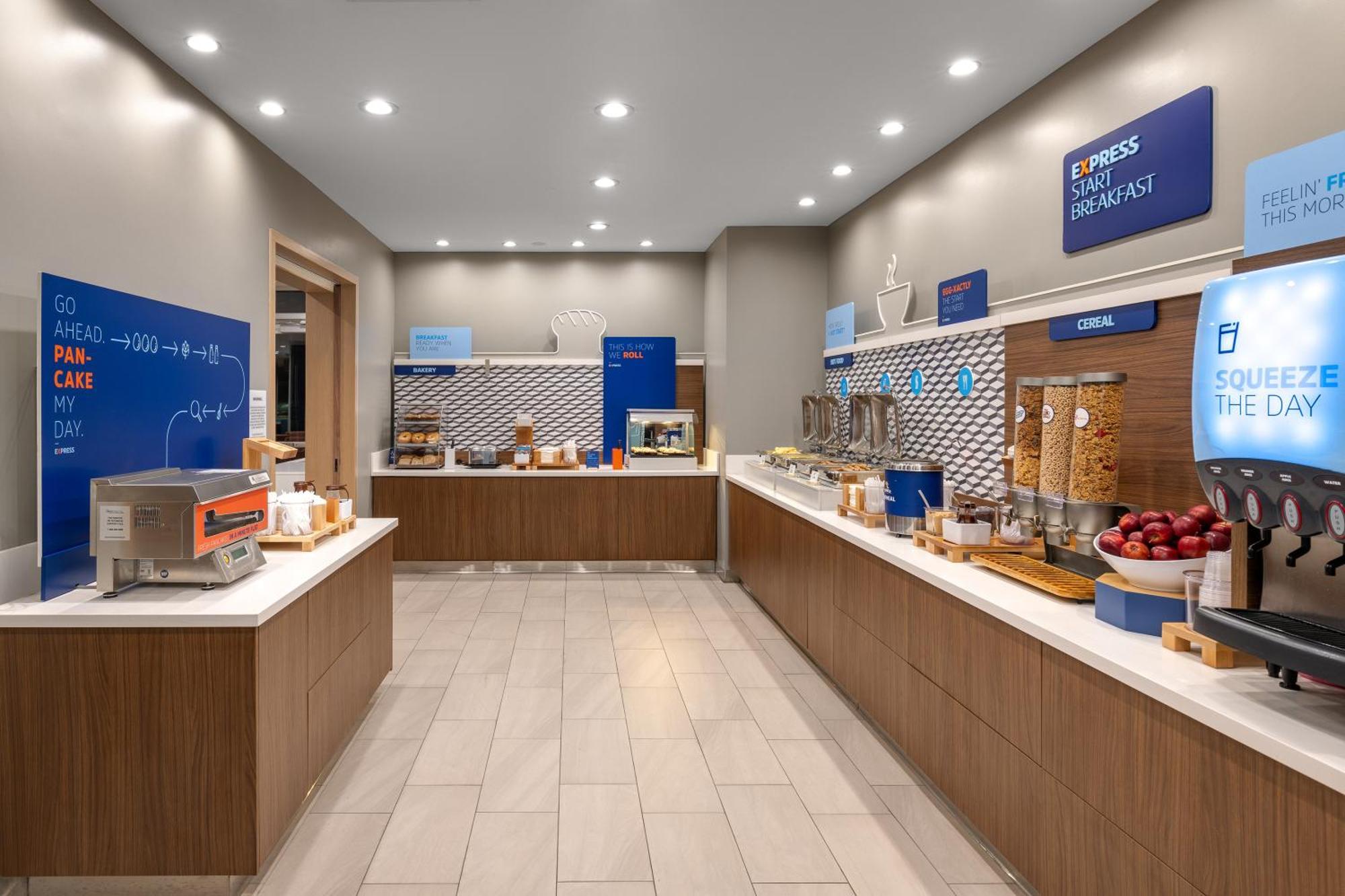 Holiday Inn Express & Suites - Hawaiian Gardens By Ihg Exterior foto